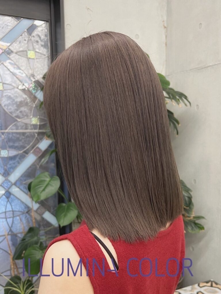 ストレートヘア×ミルクティーブラウン