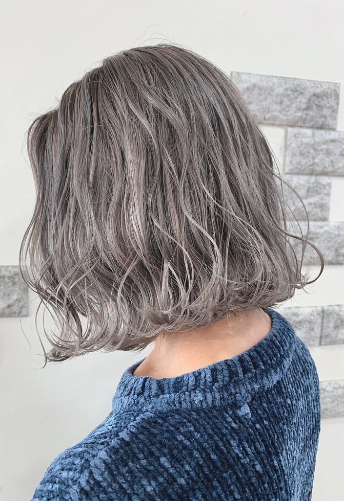 シルバーグレージュ×ボブ